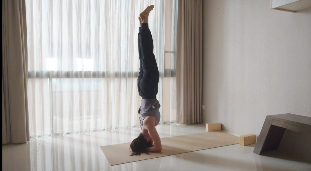 頭倒立 Sirsasana